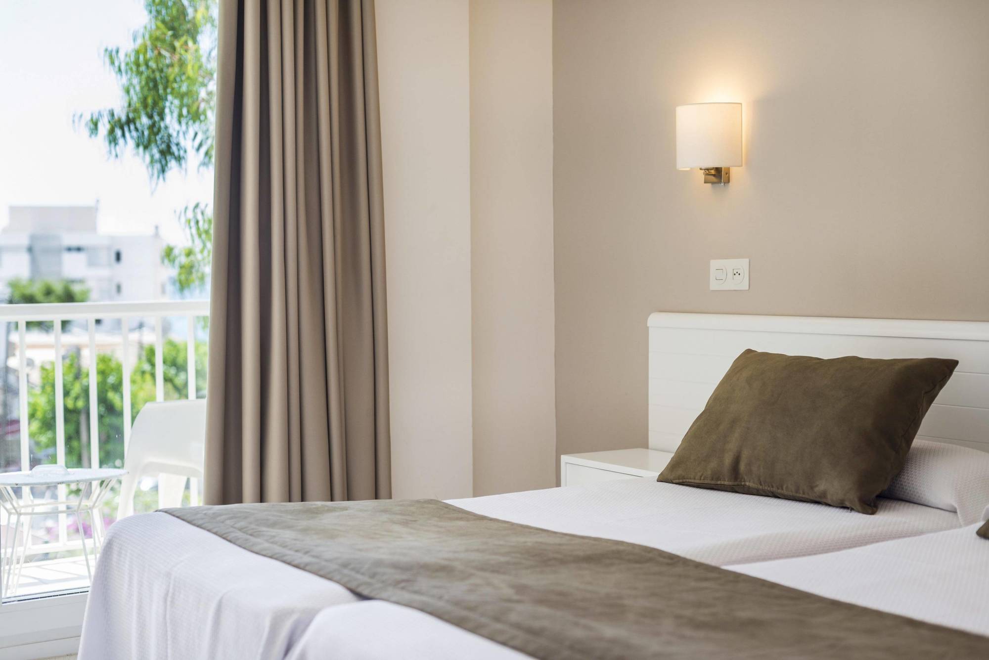Hostal Residencia Sutimar Пагера Екстериор снимка